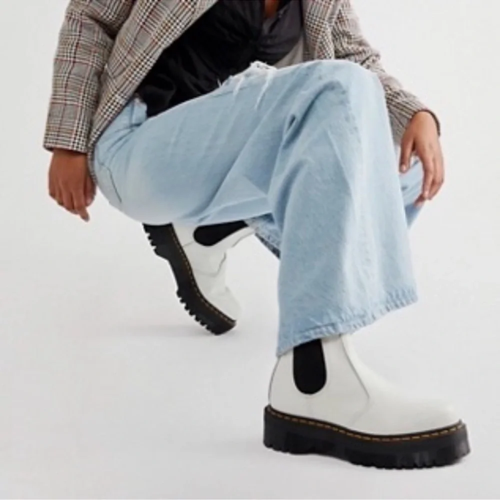 Dr Martens 2976 Quad Chelsea Boot Women’s size 7